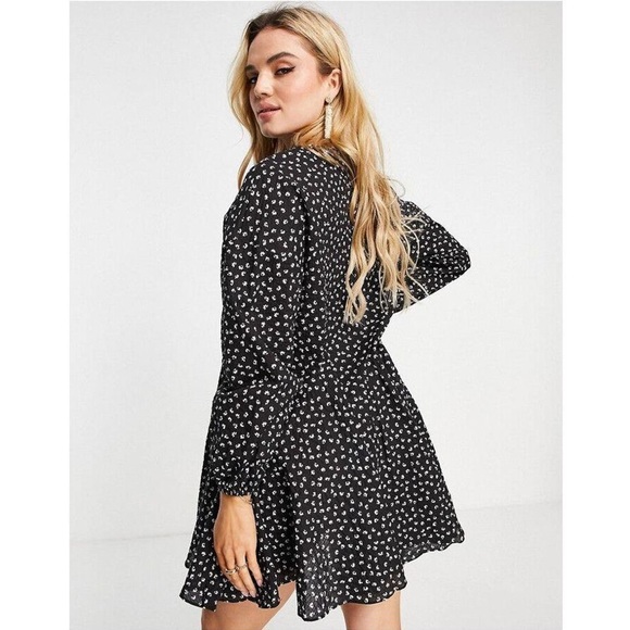 Glamorous mini swing dress with a pleated hem size 6 NWT - Picture 2 of 3